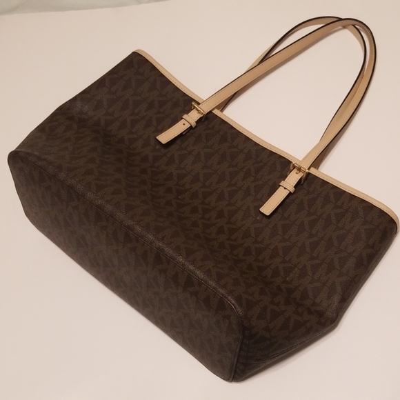 Michael Kors Handbags - Michael kors handbag